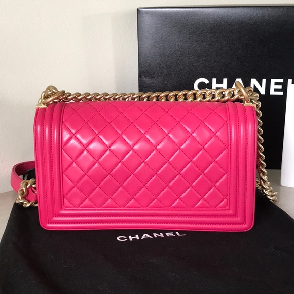 ❌ SOLD ❌ Chanel Fuchsia Lambskin Boy Bag with GHW - Picture 5 of 8